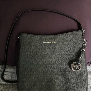 Michael Kors jet set travel large logo messenger, black